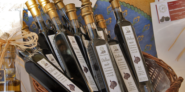 Flessen olijfolie Olijfolie op markt