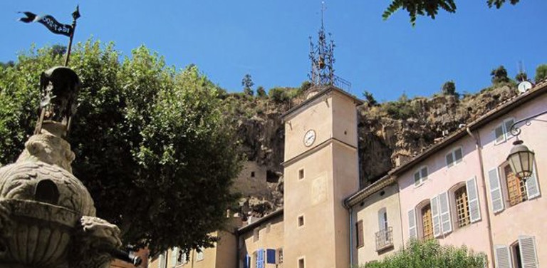 Cotignac ‘village de caractère’ in de Provence!